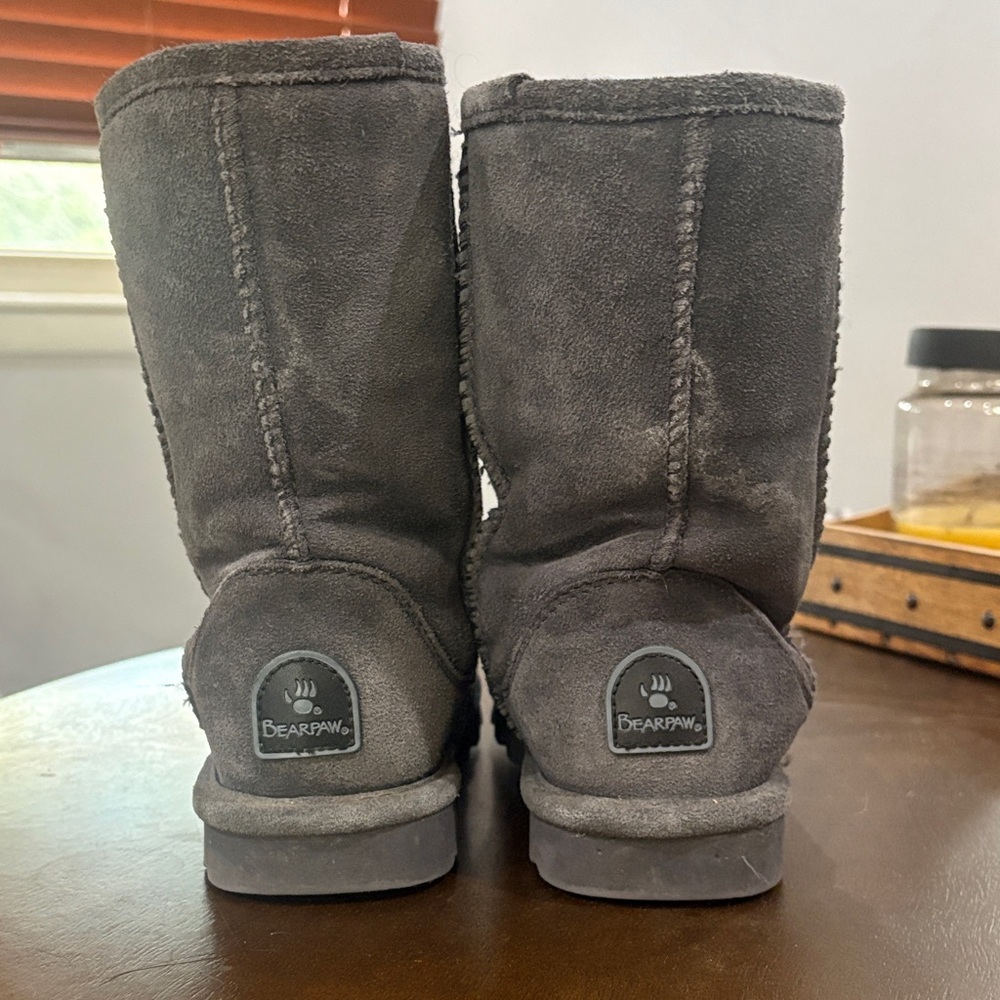 BearPaw Short Suede Boots in Charcoal Gray